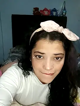 Elvishcassie  online show from 02.27.25