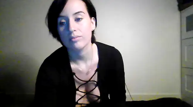 Snapshot of lindsay_33off chatting on 12.20.24 lindsay 33off online show from 12.20.24