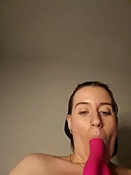 Snapshot of lindsay_33off chatting on 01.28.25 lindsay 33off online show from 01.28.25