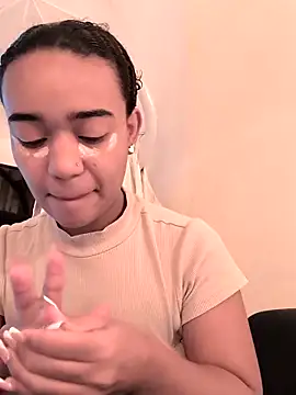 evafoxs online show from 10.10.25