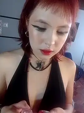 Snapshot of Sweetcatxx chatting on 12.06.24 Sweetcatxx online show from 12.06.24