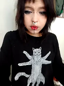 Snapshot of Sweetcatxx chatting on 10.27.25 Sweetcatxx online show from 10.27.25