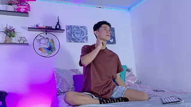 Snapshot of Noah_tyler_ chatting on 10.03.25 Noah tyler  online show from 10.03.25