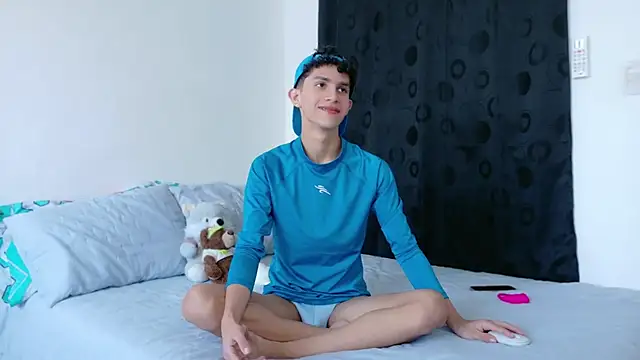 Noah tyler  online show from 11.22.25