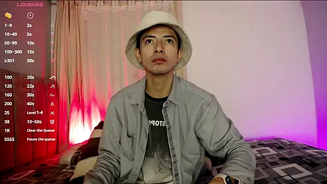 Snapshot of Yellowpokemon23 chatting on 11.24.25 Yellowpokemon23 online show from 11.24.25