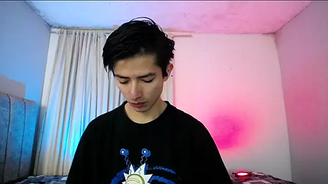 Snapshot of Yellowpokemon23 chatting on 04.08.26 Yellowpokemon23 online show from 04.08.26