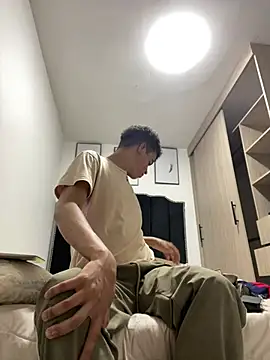 Snapshot of Leo_bunny_hot chatting on 01.28.25 Leo bunny hot online show from 01.28.25