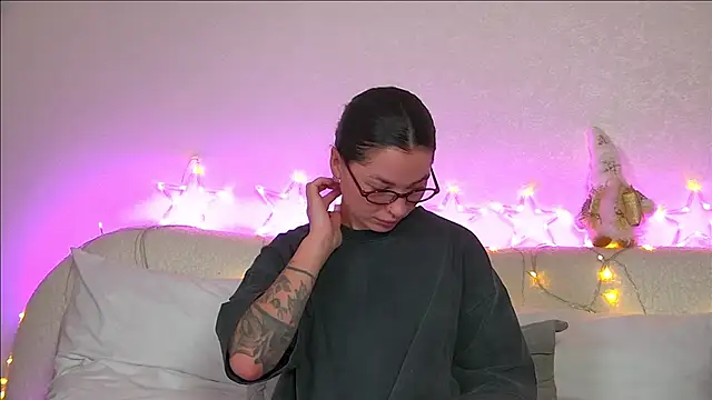 AlexandraBloom online show from 12.18.24
