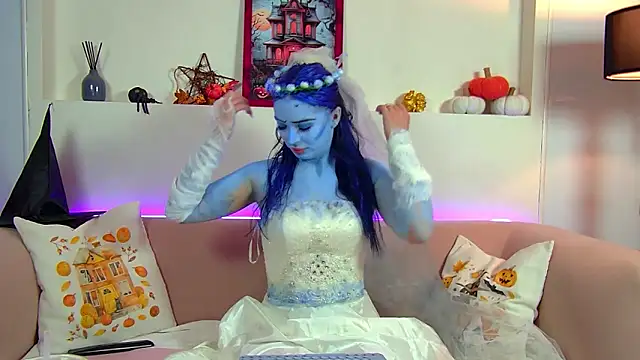 AlexandraBloom online show from 10.30.25