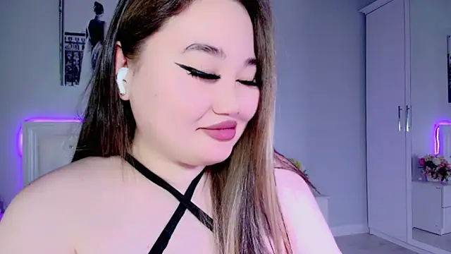 amina moonlightt online show from 12.21.24