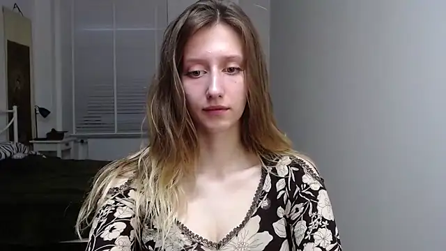 LUNA delight online show from 10.22.25