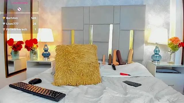 Snapshot of GaleHodge chatting on 01.16.25 GaleHodge online show from 01.16.25