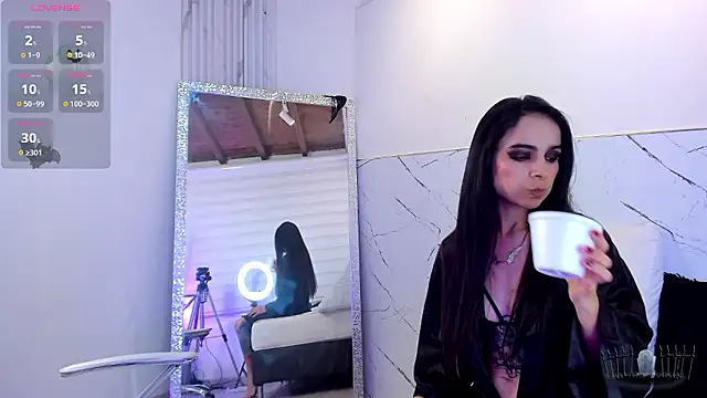 Alice noir online show from 12.06.24