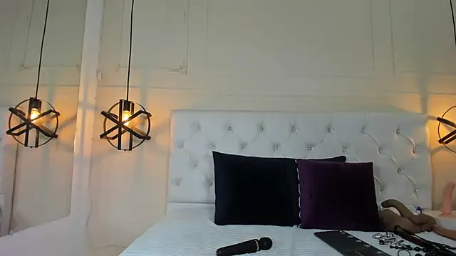 Slut Milf  online show from 02.11.25