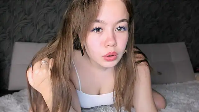 Snapshot of Sara_Kox chatting on 10.27.25 Sara Kox online show from 10.27.25