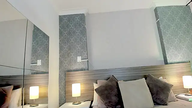 Mistyca online show from 10.13.25