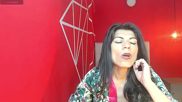 Snapshot of WandaMilf_ chatting on 12.17.24 WandaMilf online show from 12.17.24