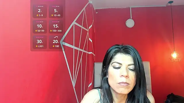 Snapshot of WandaMilf_ chatting on 12.20.24 WandaMilf online show from 12.20.24
