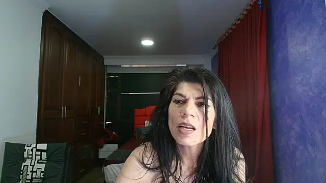 Snapshot of WandaMilf_ chatting on 12.28.24 WandaMilf online show from 12.28.24