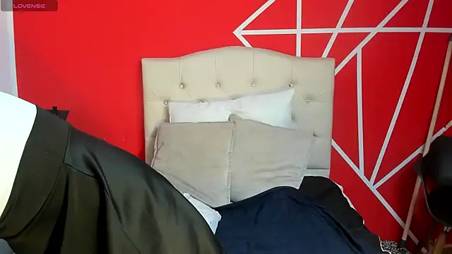 Snapshot of WandaMilf_ chatting on 01.23.25 WandaMilf online show from 01.23.25