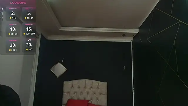 Snapshot of WandaMilf_ chatting on 02.17.25 WandaMilf online show from 02.17.25