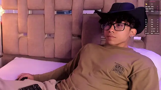 AkazaBoy  online show from 11.18.25