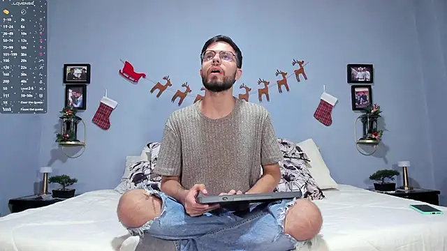 Snapshot of ETHAN_ADAM chatting on 12.06.24 ETHAN ADAM online show from 12.06.24