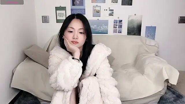 Snapshot of LiLiYbaby chatting on 12.30.24 LiLiYbaby online show from 12.30.24