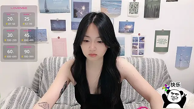 Snapshot of LiLiYbaby chatting on 12.17.25 LiLiYbaby online show from 12.17.25