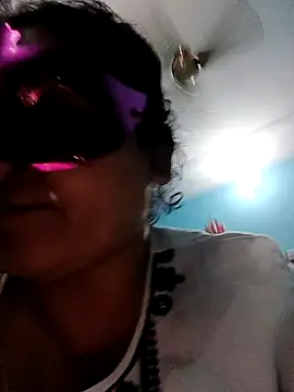 Snapshot of Punjabi_beauty123 chatting on 03.22.25 Punjabi beauty123 online show from 03.22.25