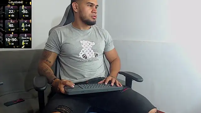 Aaron Hunter  online show from 09.27.25