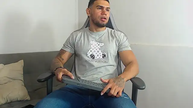 Aaron Hunter  online show from 10.07.25