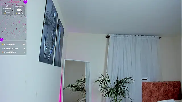 Snapshot of SamanthaBeltran chatting on 12.26.24 SamanthaBeltran online show from 12.26.24