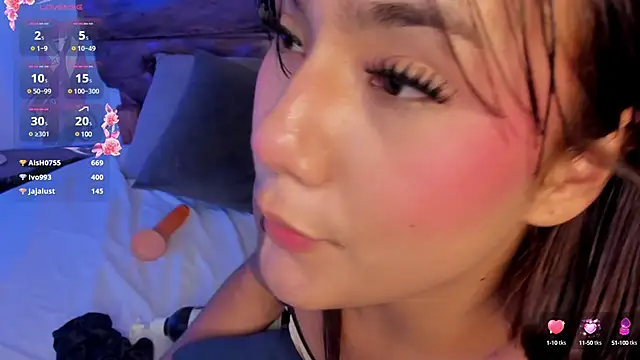 AssQueen18 online show from 12.31.24