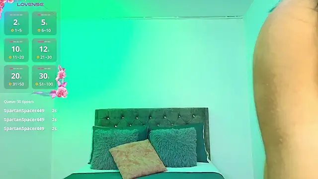 AssQueen18 online show from 10.24.25