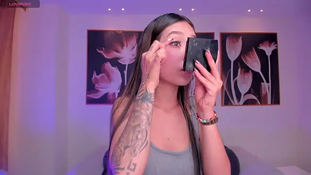 TaraLawrence online show from 11.21.25