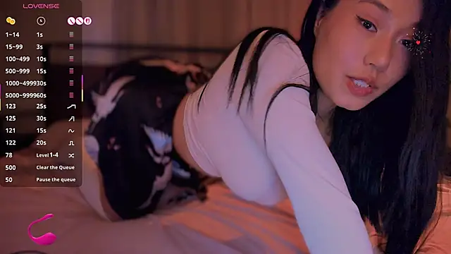 kimmy chi  online show from 10.13.25