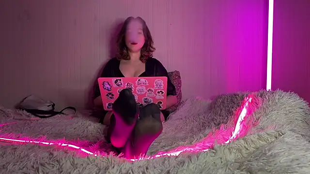 Snapshot of misswishh_ chatting on 12.06.24 misswishh online show from 12.06.24