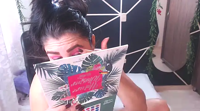 LUCY LI online show from 02.16.25