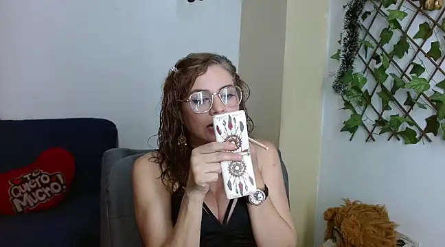 Snapshot of _melisaa_ chatting on 12.16.24 melisaa online show from 12.16.24