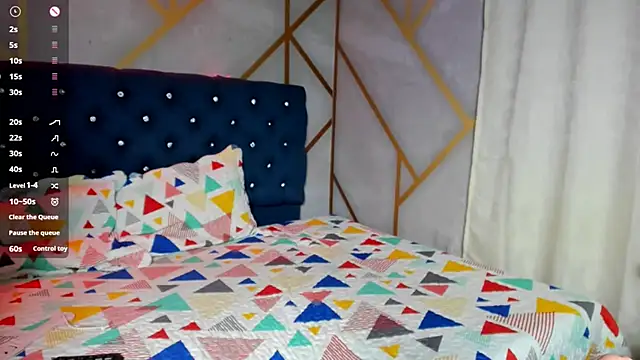 Snapshot of _18_laura chatting on 12.21.24 18 laura online show from 12.21.24