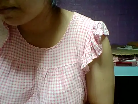 Mimi18x online show from 10.02.25