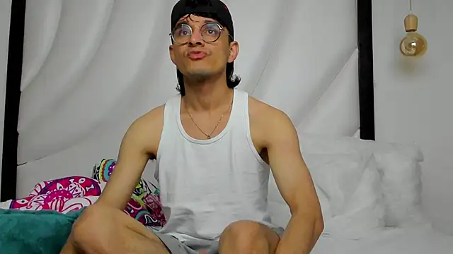 Hugo Coopers online show from 12.07.24