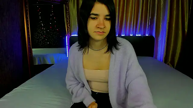  Polly Love  online show from 10.12.25