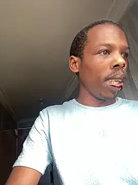 Snapshot of skyfall200 chatting on 09.29.25 skyfall200 online show from 09.29.25