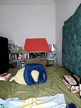 KimPielCanela online show from 02.15.25