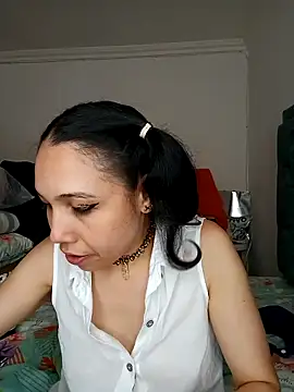 KimPielCanela online show from 02.21.25