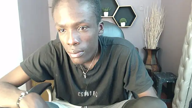 Snapshot of chombo_ath chatting on 01.13.25 chombo ath online show from 01.13.25