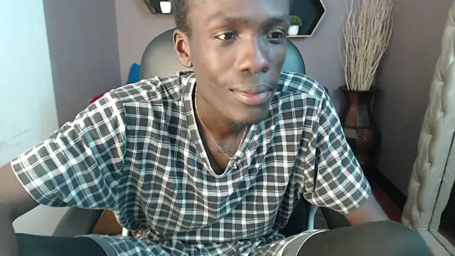 Snapshot of chombo_ath chatting on 01.21.25 chombo ath online show from 01.21.25