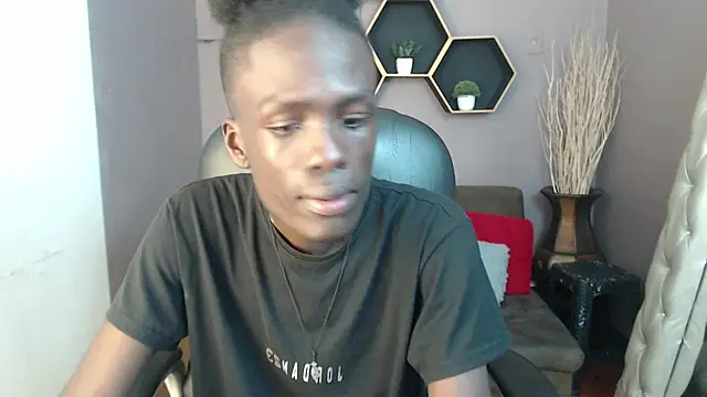 Snapshot of chombo_ath chatting on 02.04.25 chombo ath online show from 02.04.25